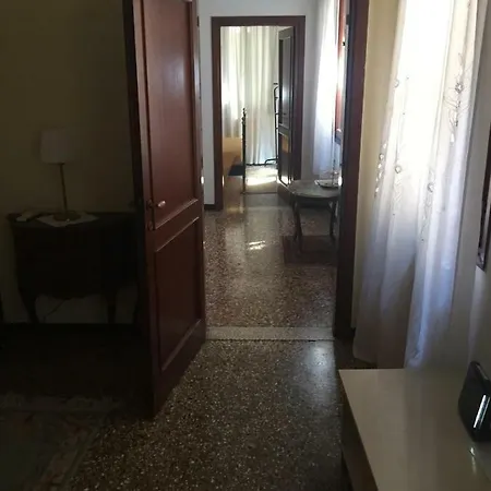 Appartamento Ruga Giuffa Veneza Exterior foto